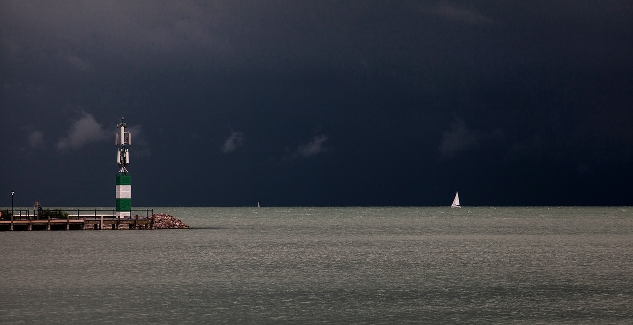 Image - lake storm cloud viz sailing