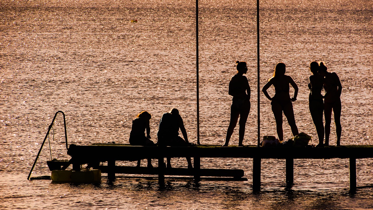 Image - shadows people afternoon jetty
