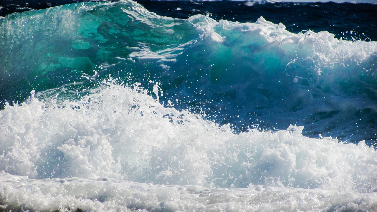 Image - wave smashing sea beach nature