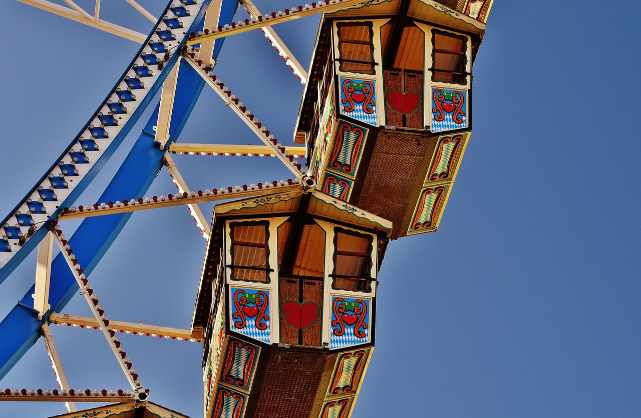 Image - oktoberfest ferris wheel gondolas