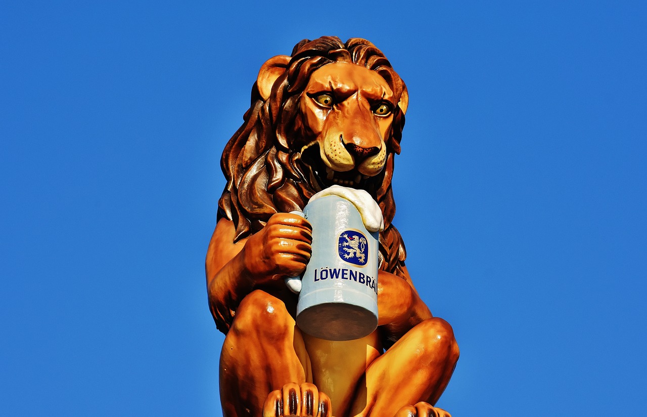 Image - löwenbräu oktoberfest beer brewery