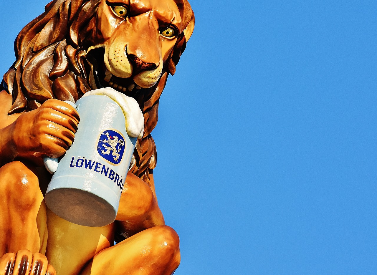 Image - löwenbräu oktoberfest beer brewery