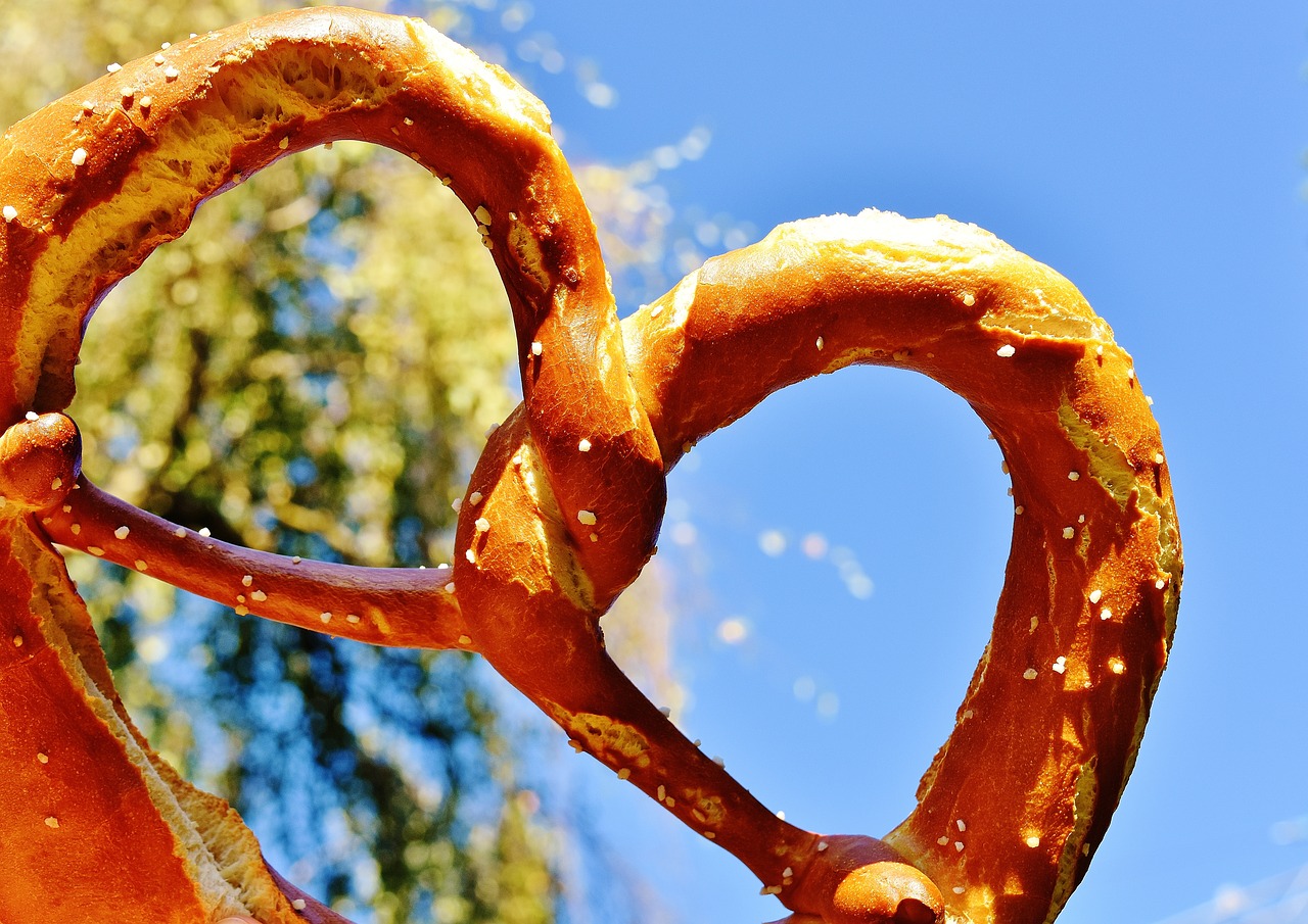 Image - wiesnbreze breze pretzel huge