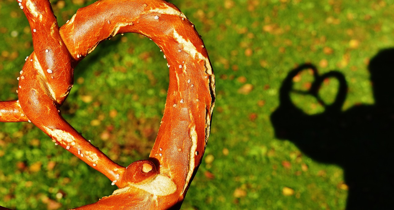 Image - wiesnbreze breze pretzel huge