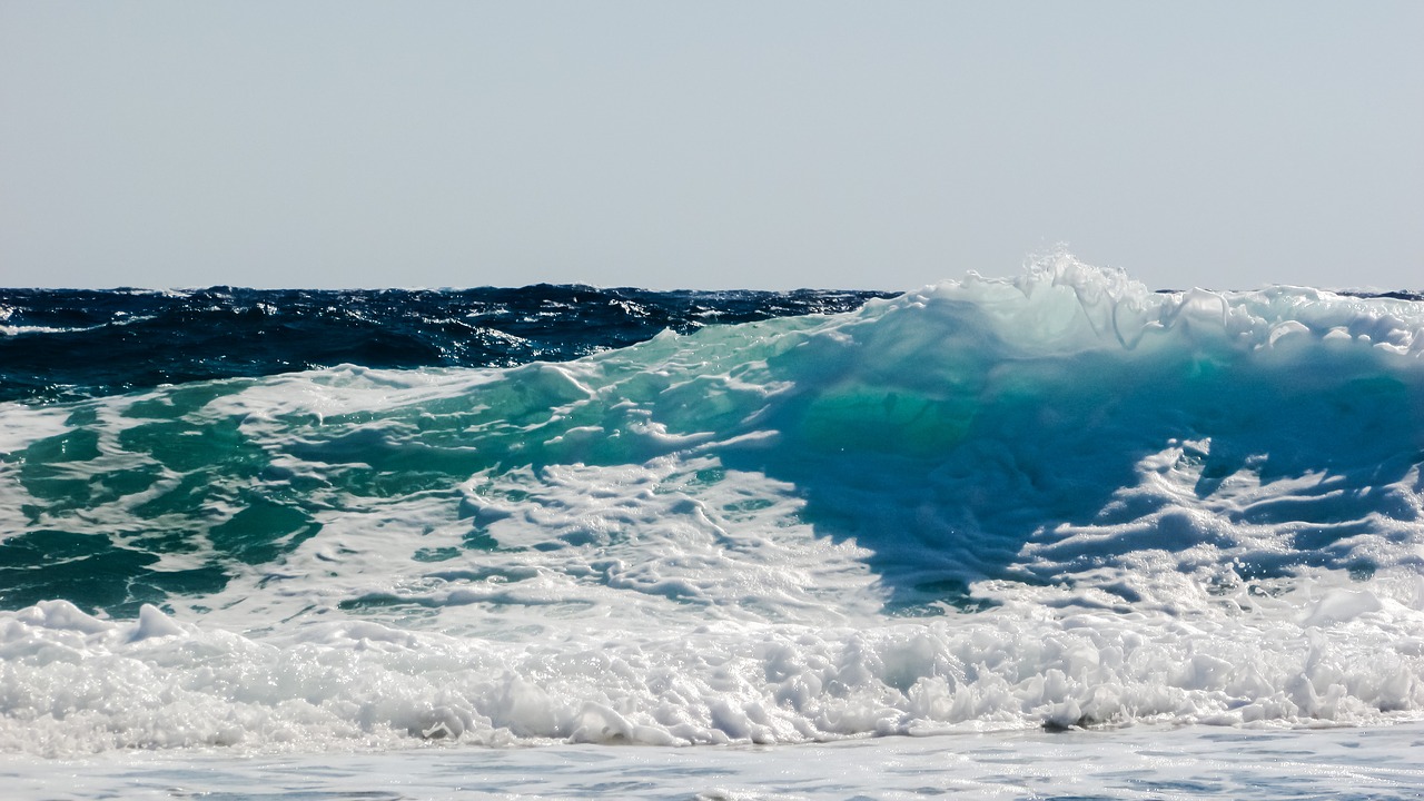 Image - wave smashing sea beach nature