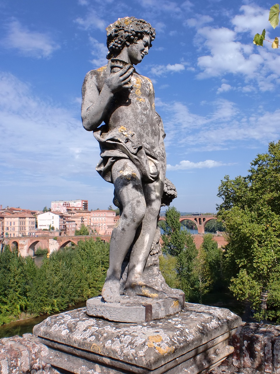 Image - statue albi france landscape