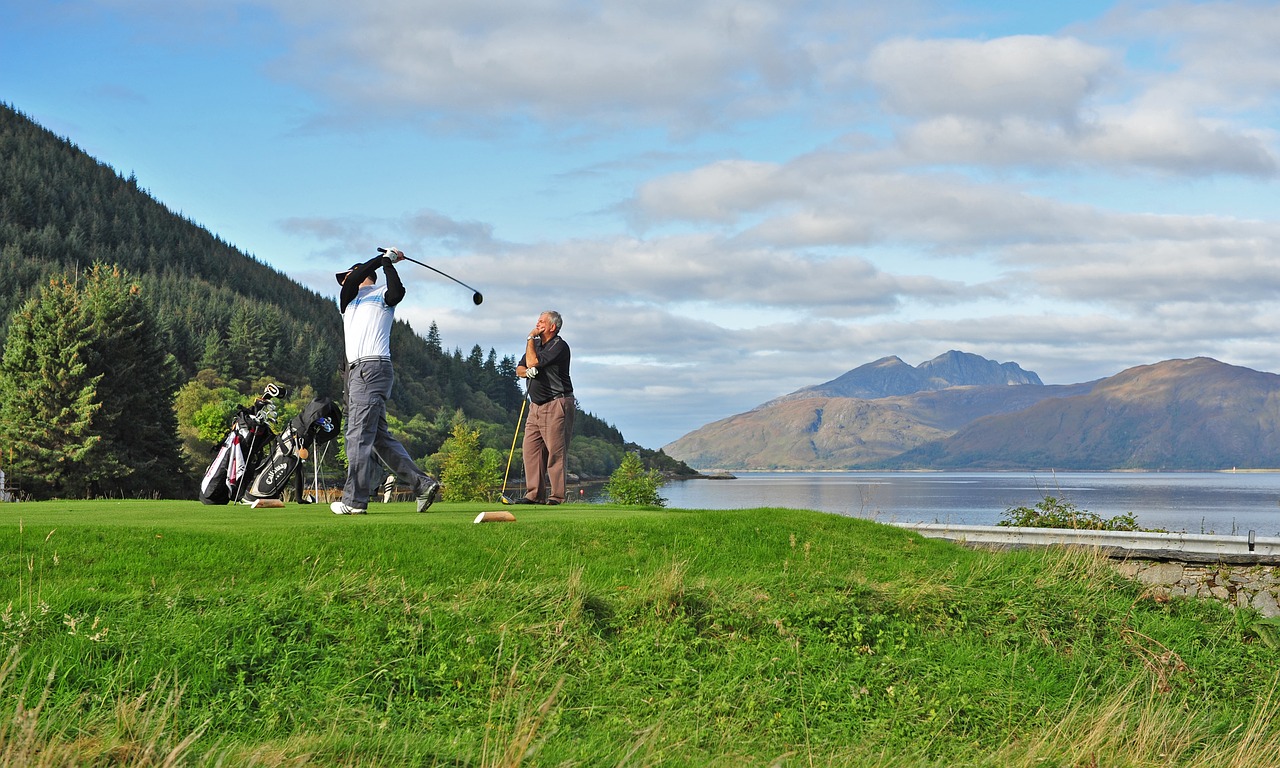 Image - golf scottish golf loch linnhe