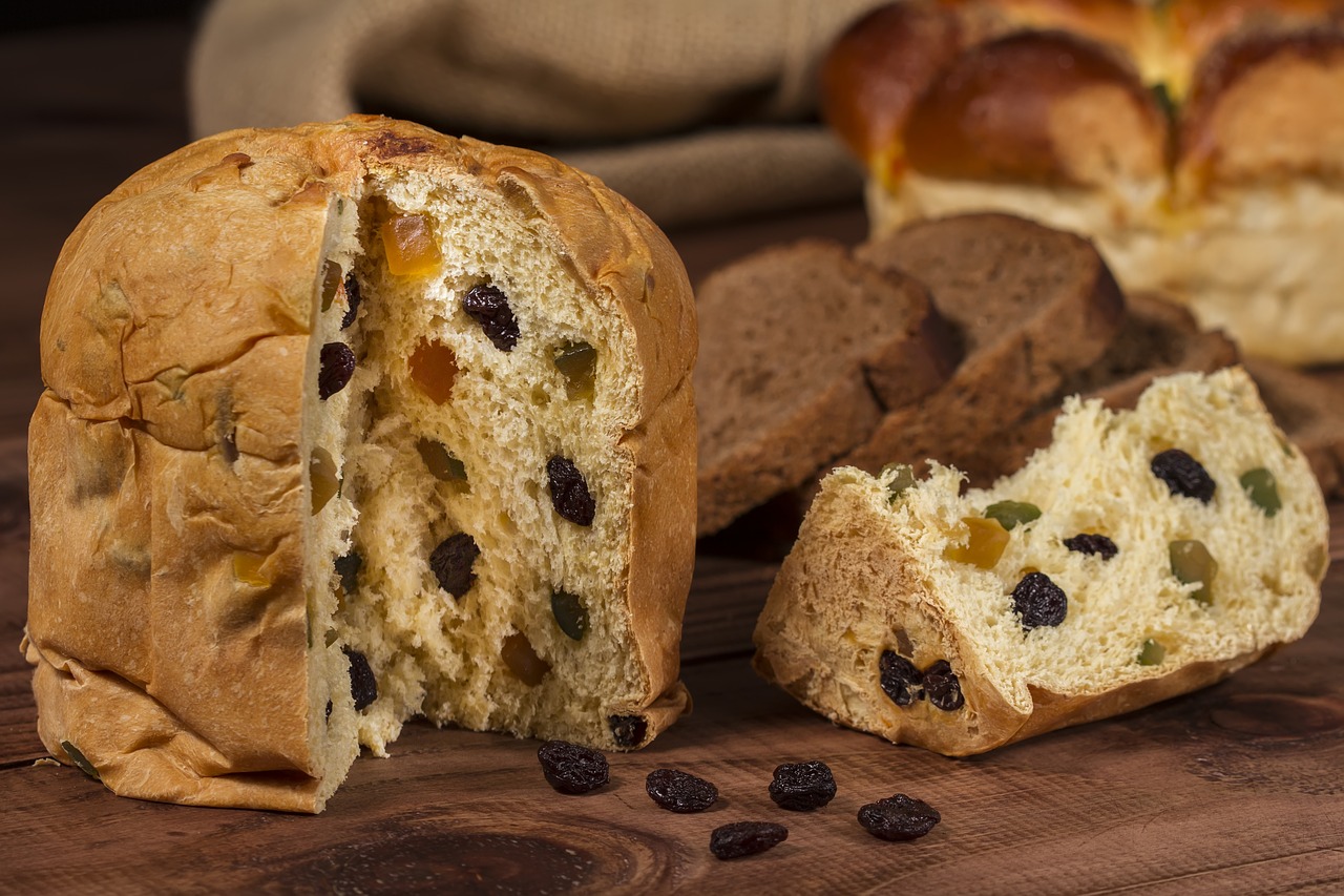 Image - tasty panettone bread raisins food
