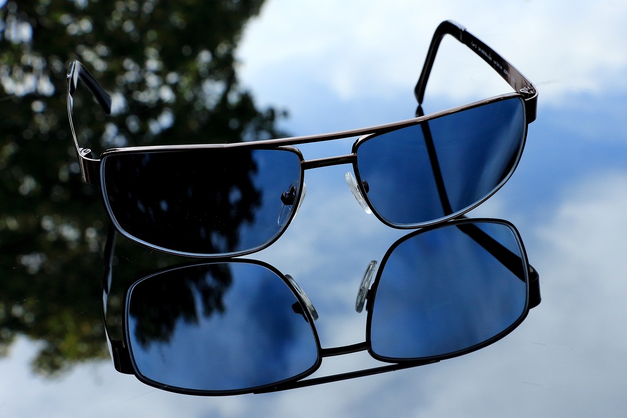 Image - glasses sunglasses mirroring