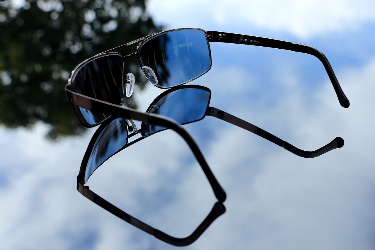 Image - glasses sunglasses sun mirroring