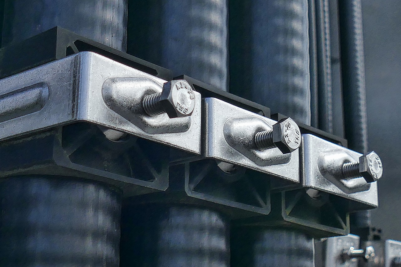 Image - macro close screw line current