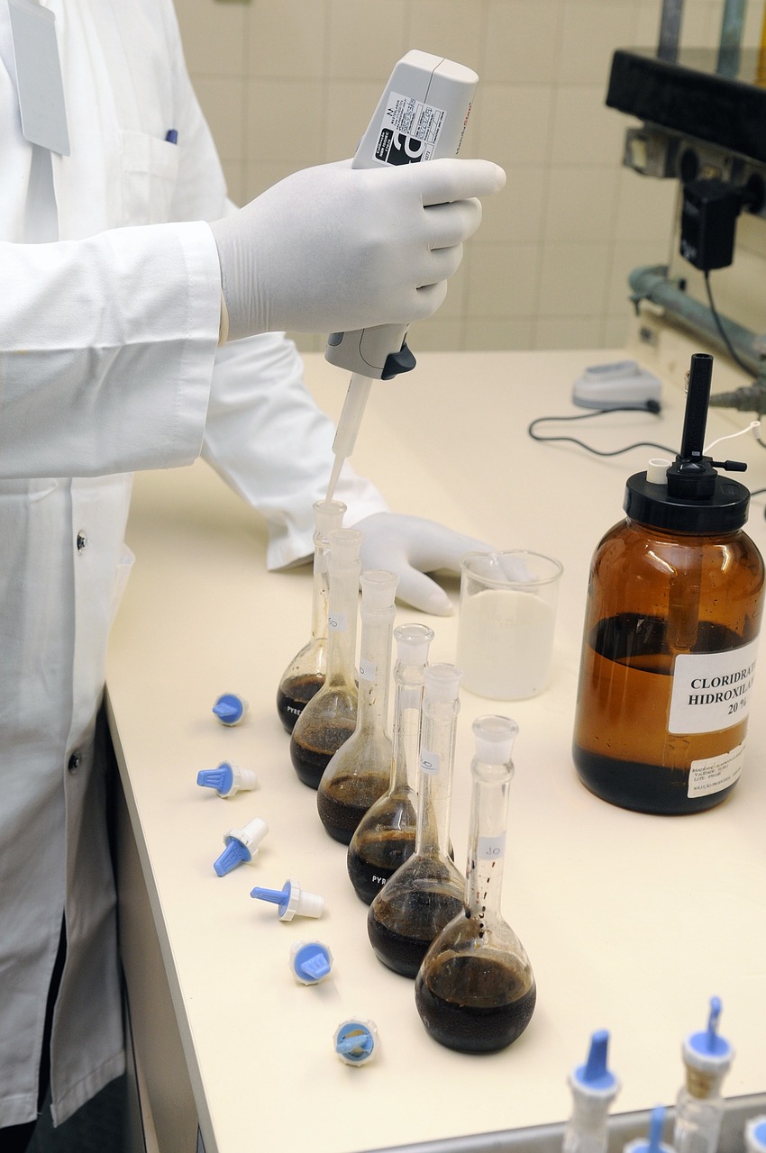Image - laboratory analysis chemistry work