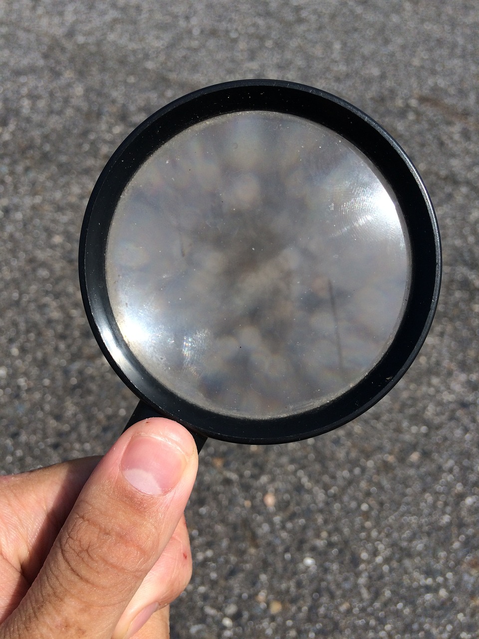 Image - hand magnifying glass discovery