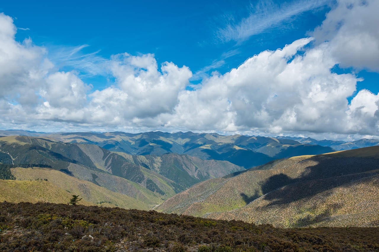 Image - cloud blue highland mountain range