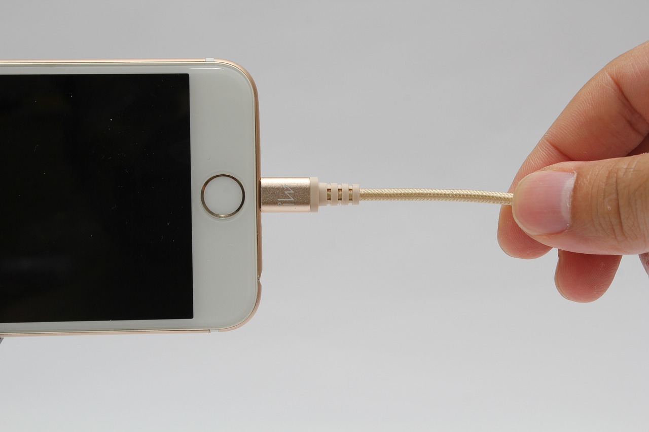 Image - iphone lightning cable lightning