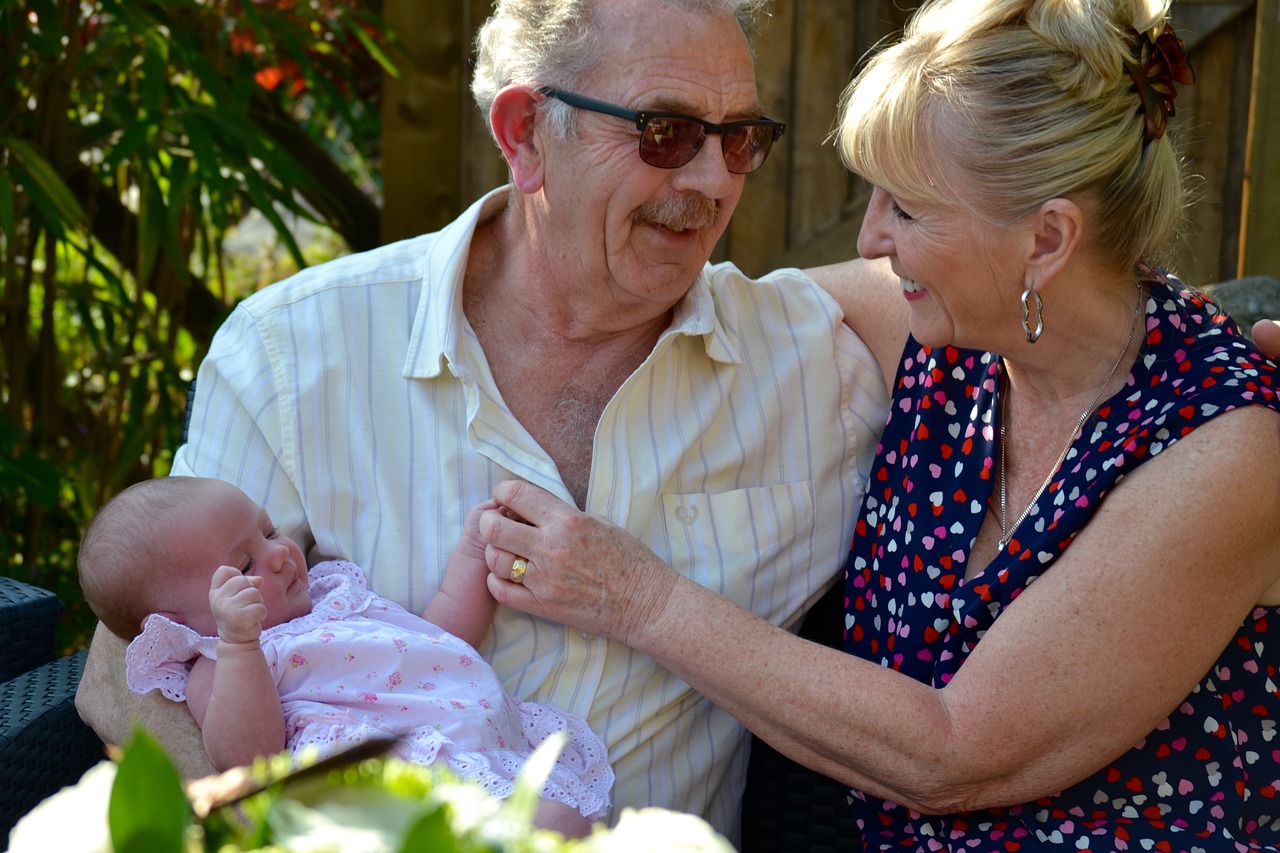 Image - grandparents baby with grandparents