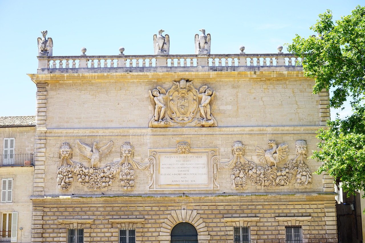 Image - mint avignon building old france