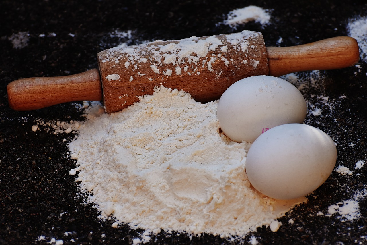 Image - bake rolling pin egg flour