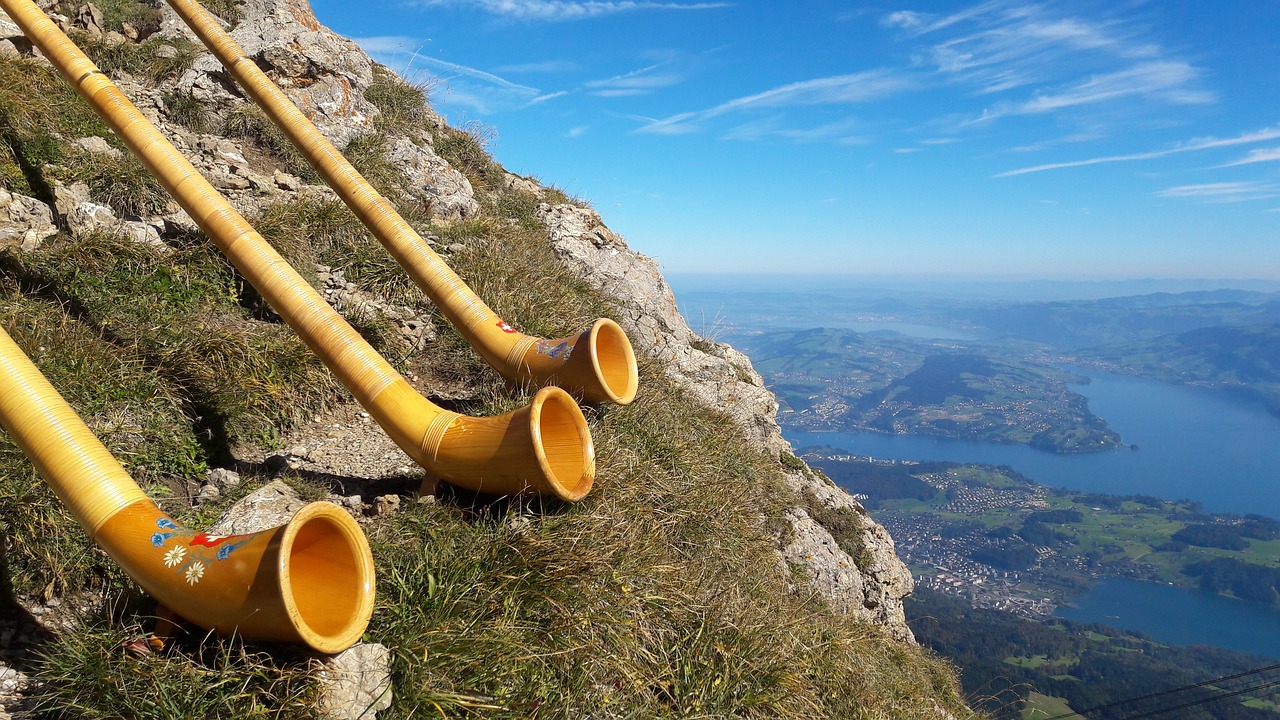 Image - alphorn musical instrument horn