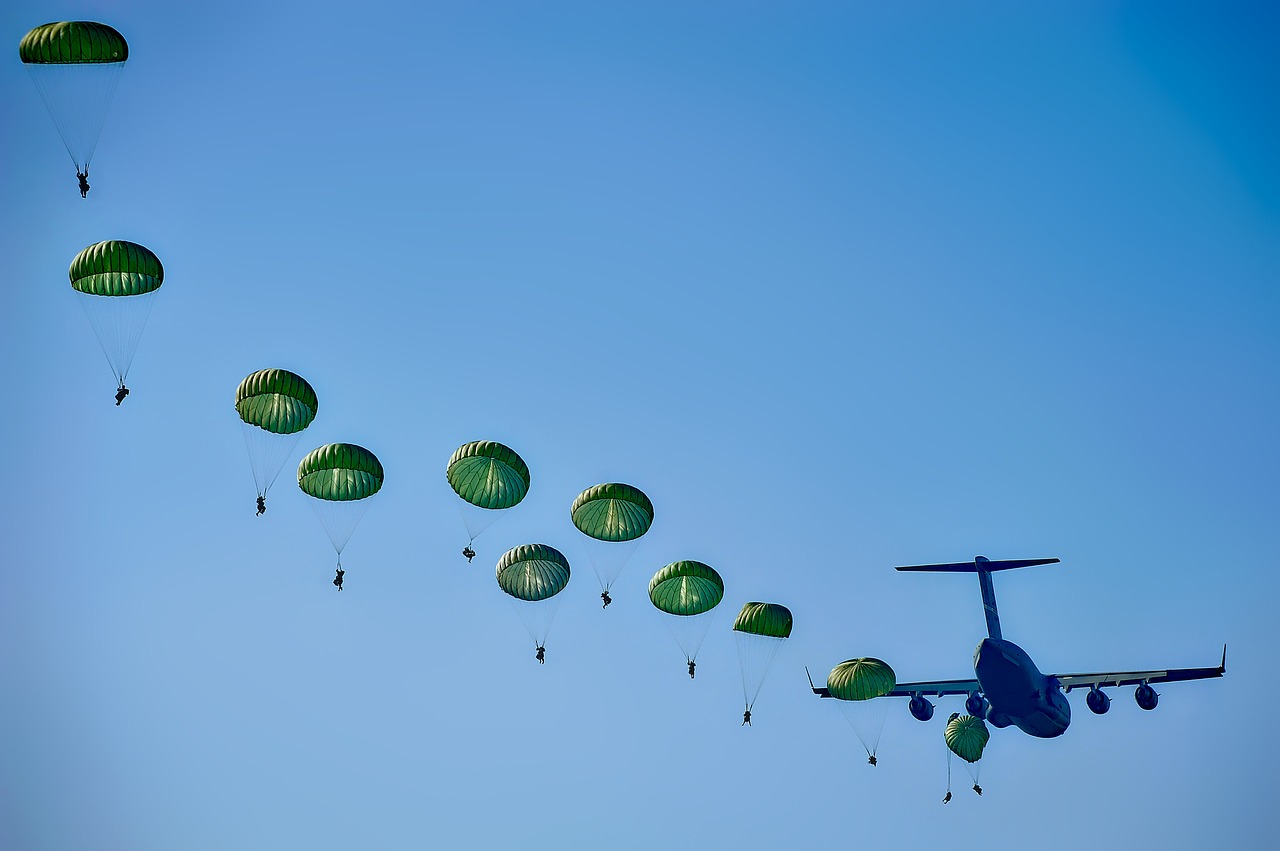 Image - army rangers parachuting jumping