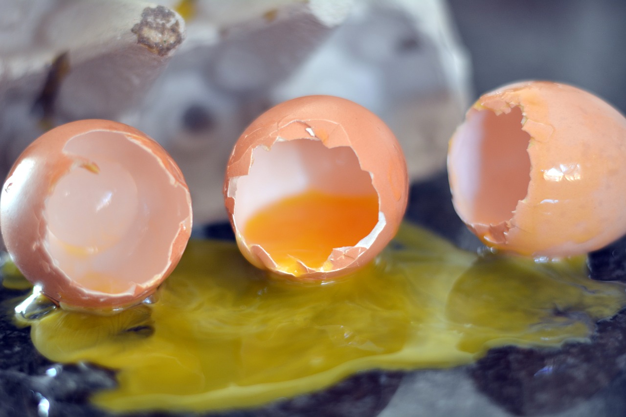 Image - broken eggs yellow yolk food