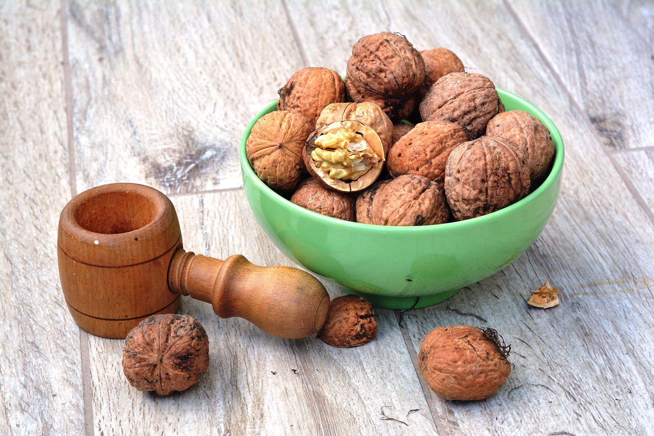 Image - walnut walnuts smash autumn nuts