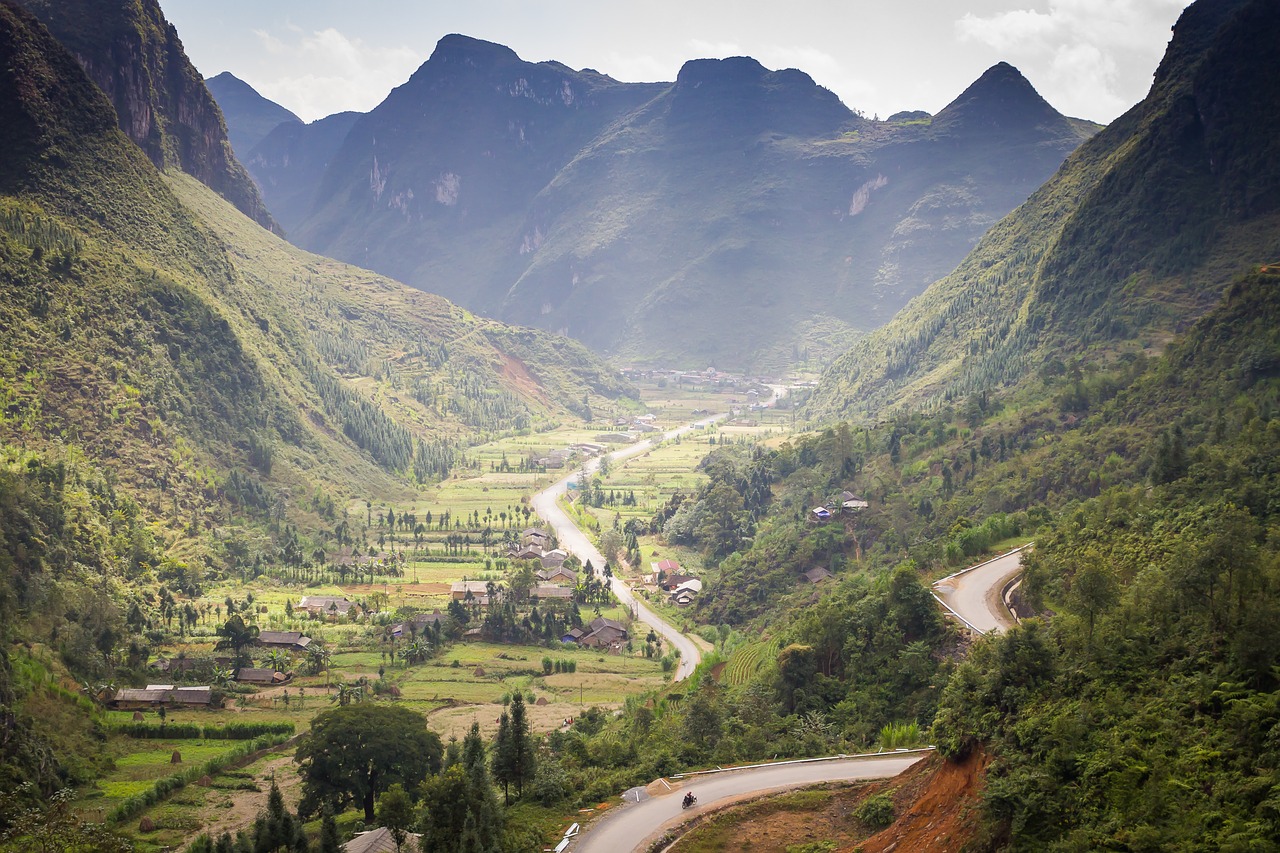 Image - vietnam mountains valley canyon