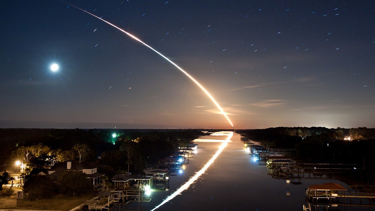 Image - night meteor moon sky fallen stars