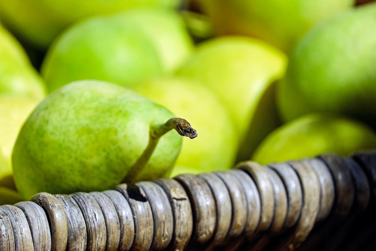 Image - pears fruit fruits green yellow