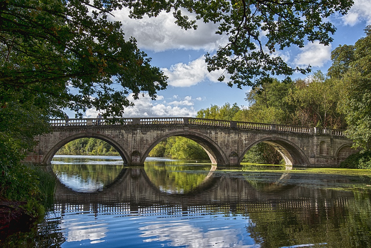 Image - stone bridge peaceful water