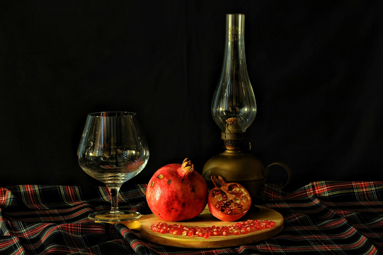 Image - pomegranate table glass lamp