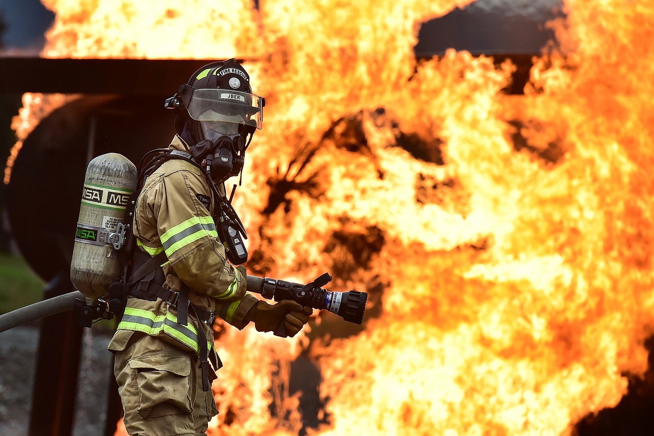 Image - firefighter training live fire