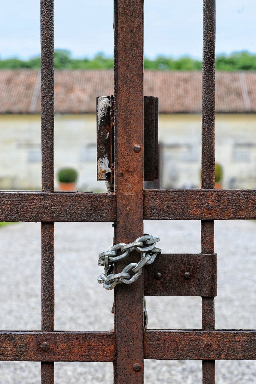 Image - gate chain texture iron rust