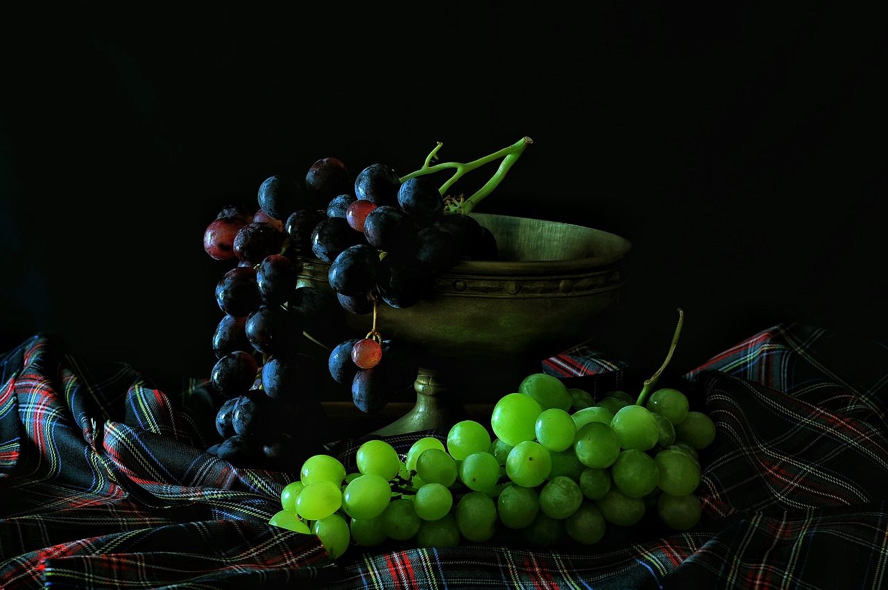 Image - grapes fruit bunch food green