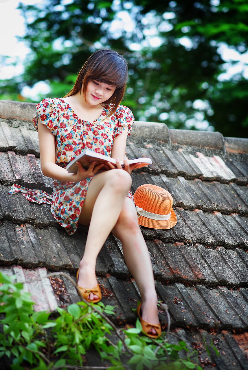 Image - girl reading book education young