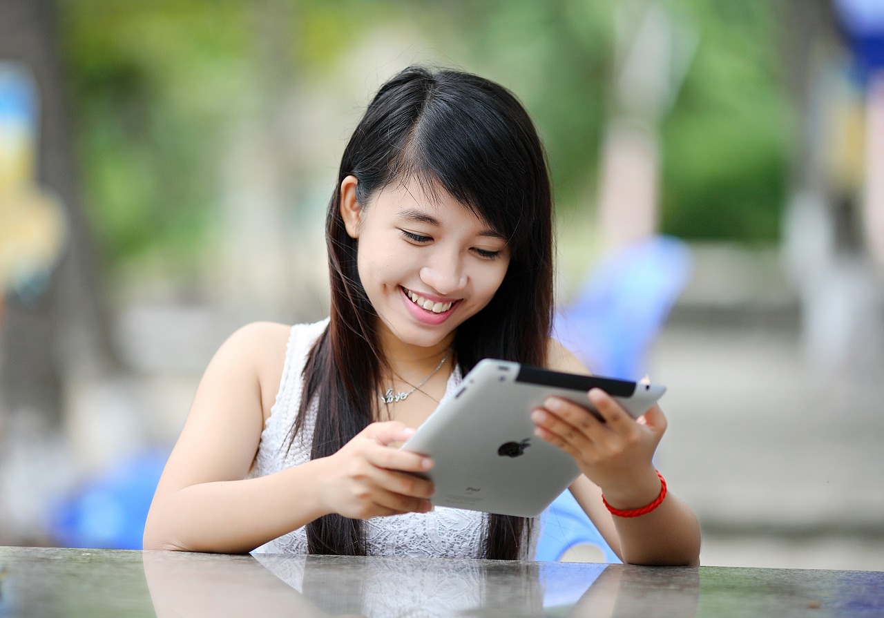 Image - ipad girl tablet internet