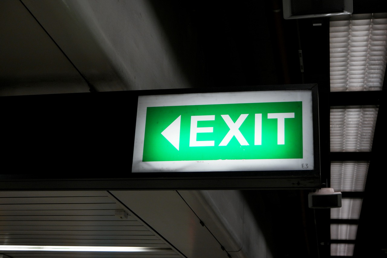 Image - exit sign symbol green information