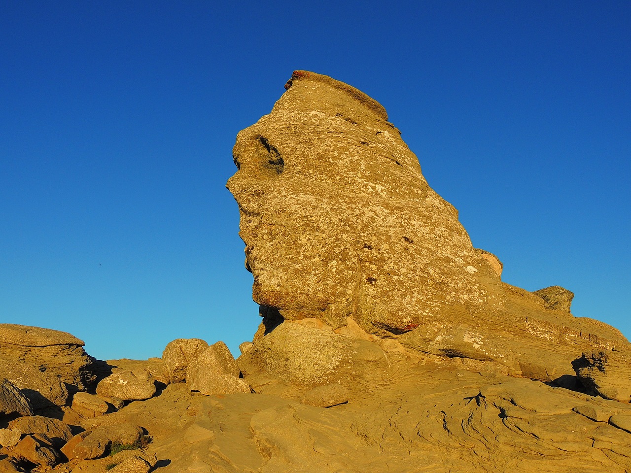 Image - sphinx bucegi mountain monument