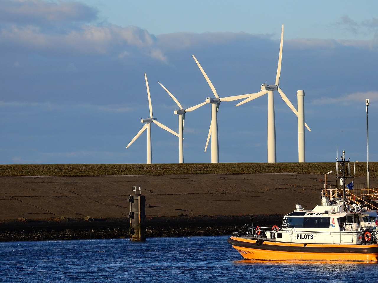 Image - ship boot sea channel port