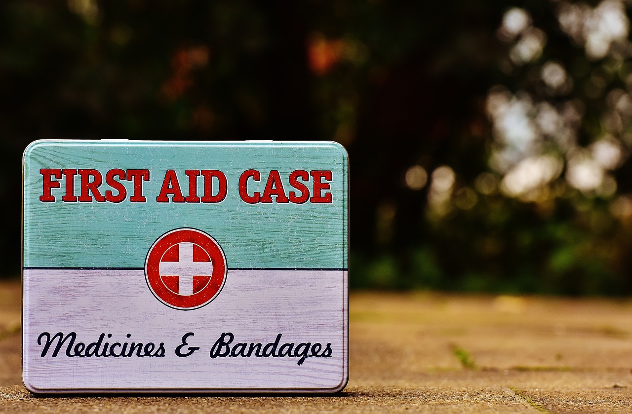 Image - first aid box tin can sheet color