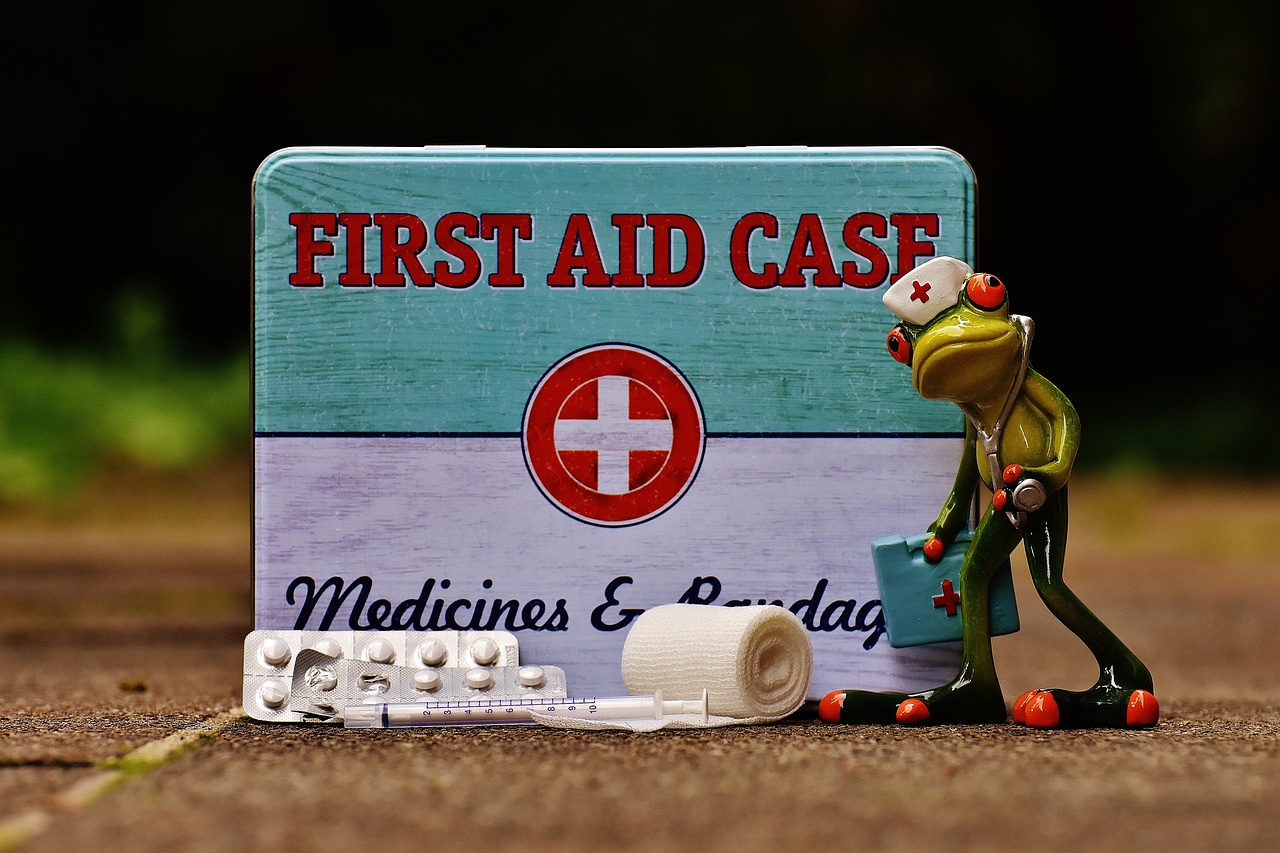 Image - first aid frog medic nurse funny