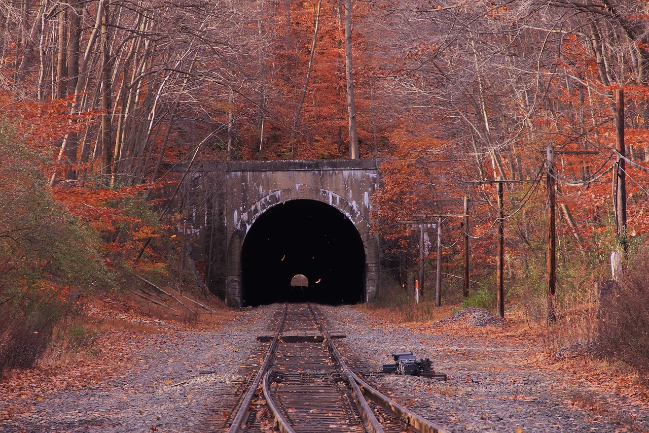 Image - train tunnel fall jersey
