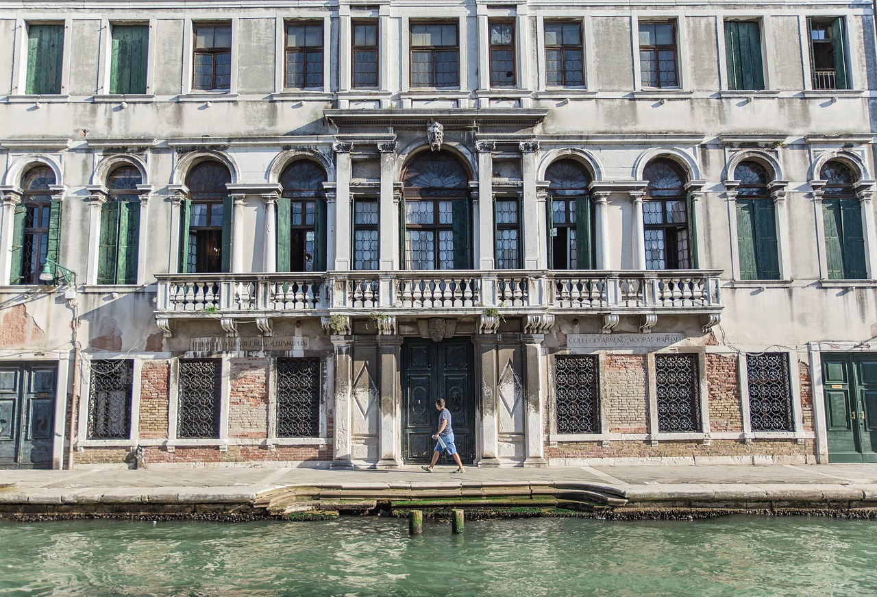 Image - venice street water italy