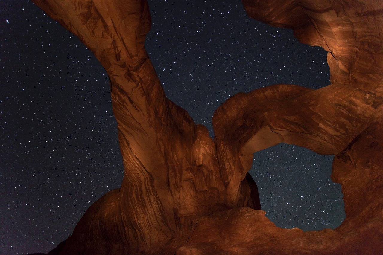 Image - night sky double arch sandstone