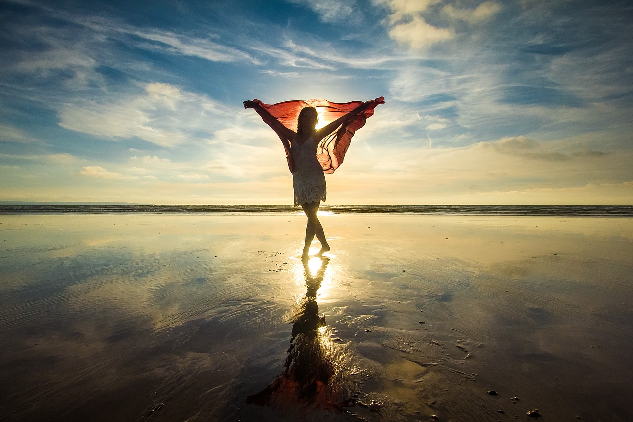 Image - silhouette woman sunset beach