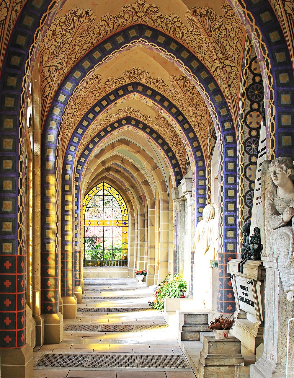 Image - cemetery crypt sepulchre grave