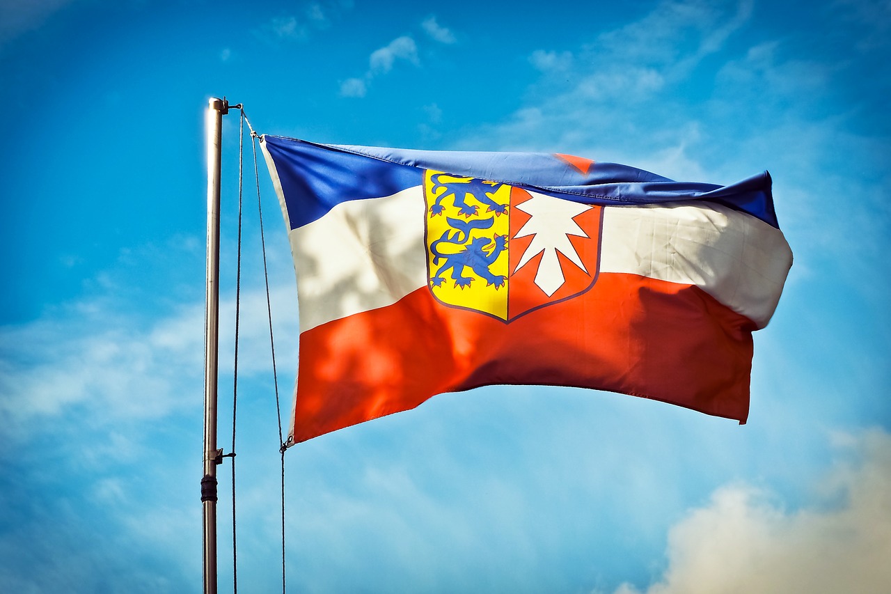 Image - flag red flutter germany blow