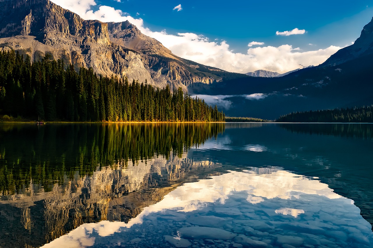 Image - canada lake reflections mountains