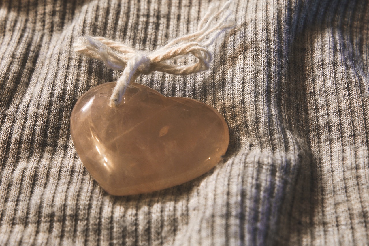 Image - gemstone rose quartz pink ornament