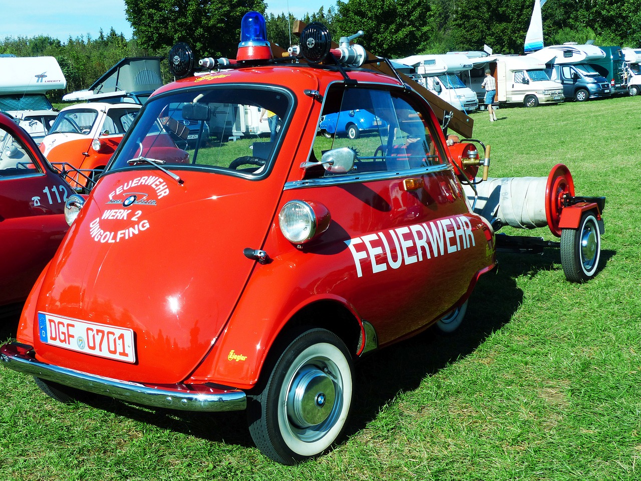 Image - bmw isetta fire snogging ball